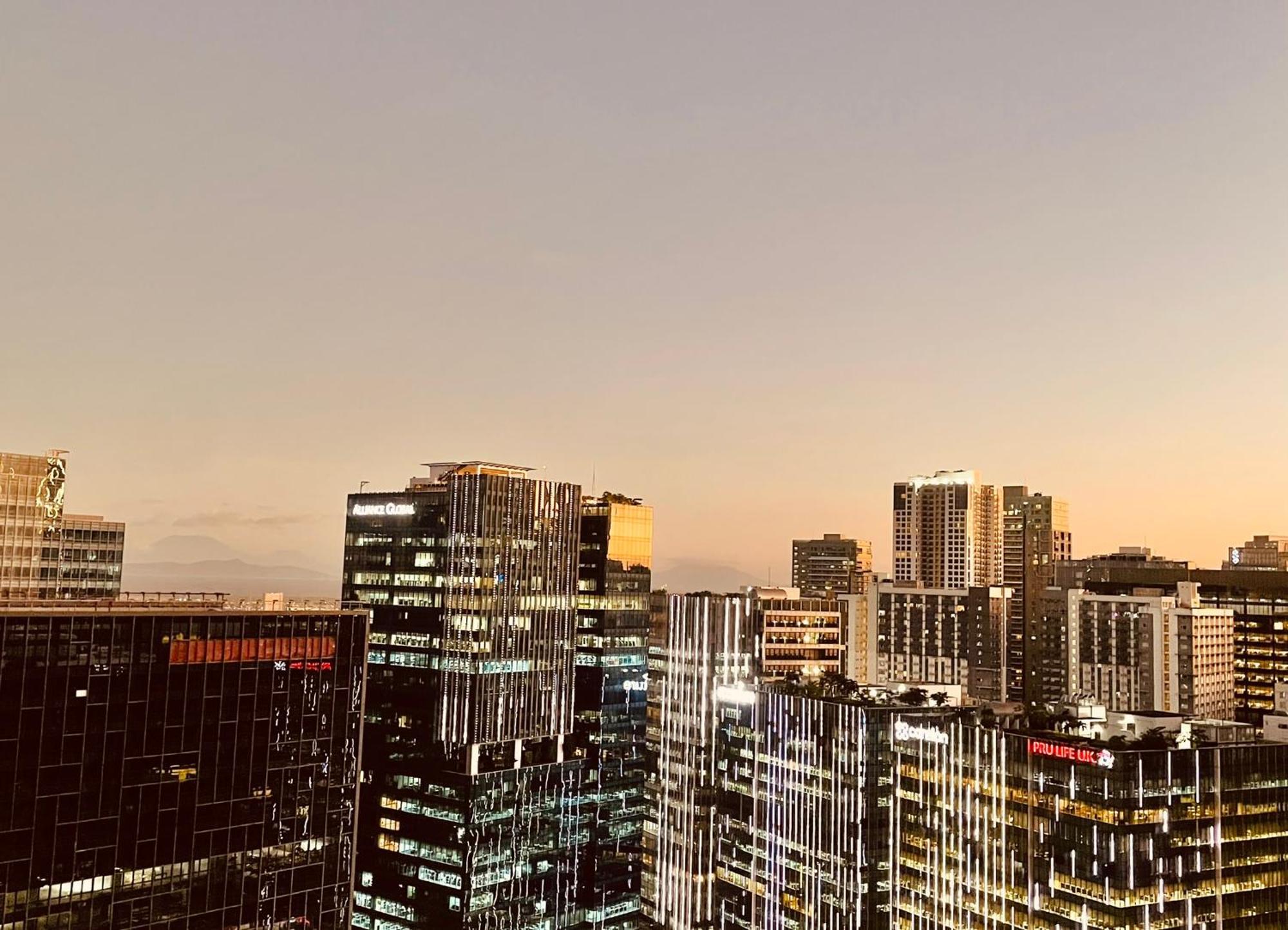 Uptown Parksuites Bgc Тагіг Екстер'єр фото