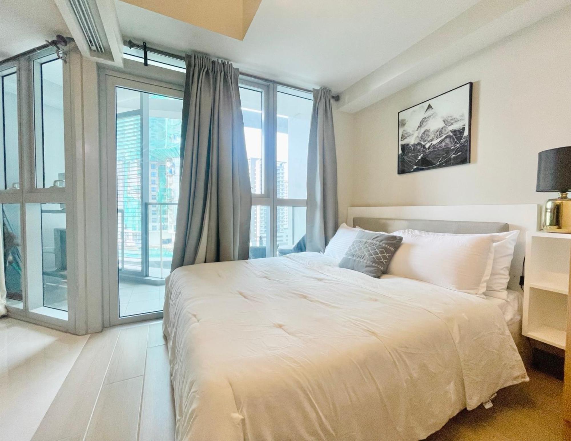 Uptown Parksuites Bgc Тагіг Екстер'єр фото