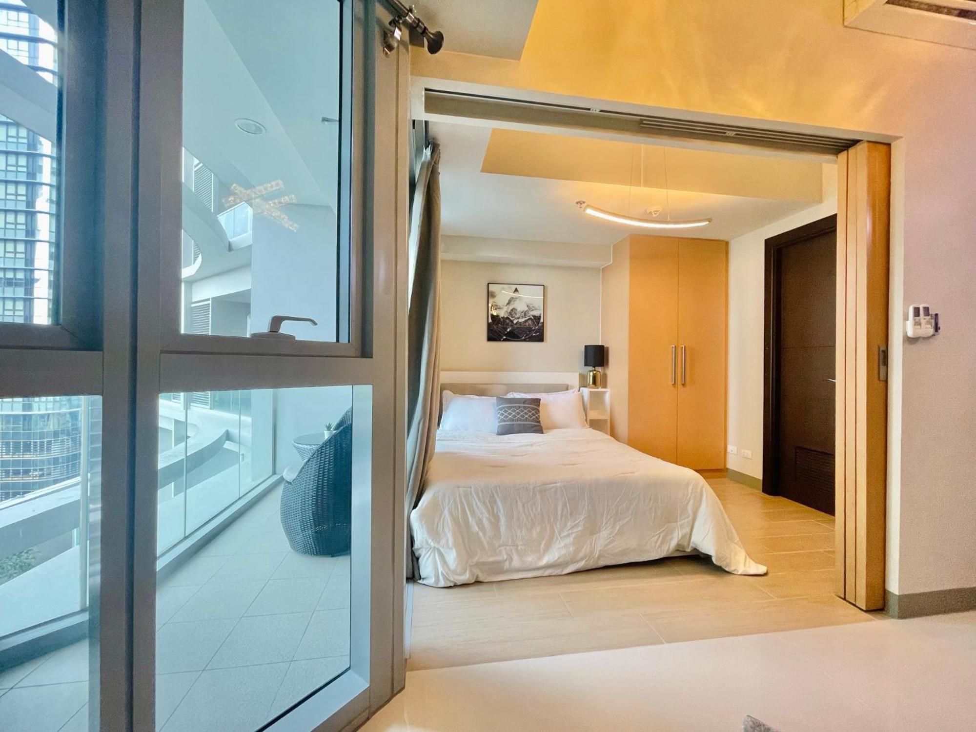 Uptown Parksuites Bgc Тагіг Екстер'єр фото